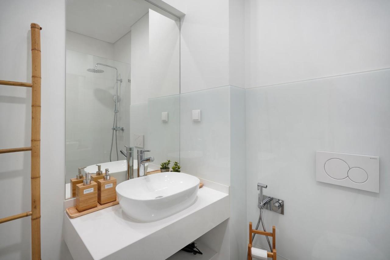 Costa Beach Apartment By The Portuguese Butler Costa da Caparica Exterior photo