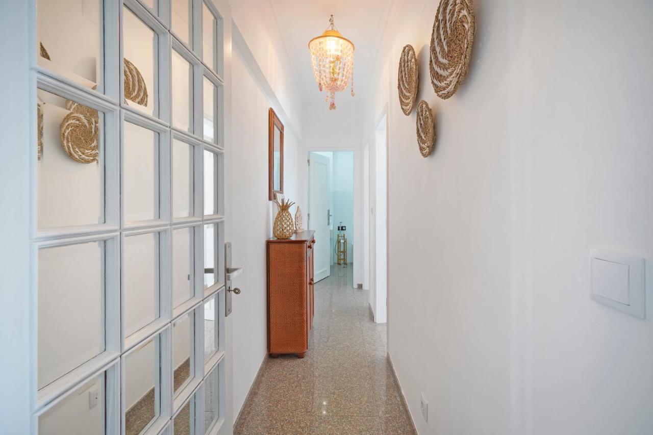 Costa Beach Apartment By The Portuguese Butler Costa da Caparica Exterior photo