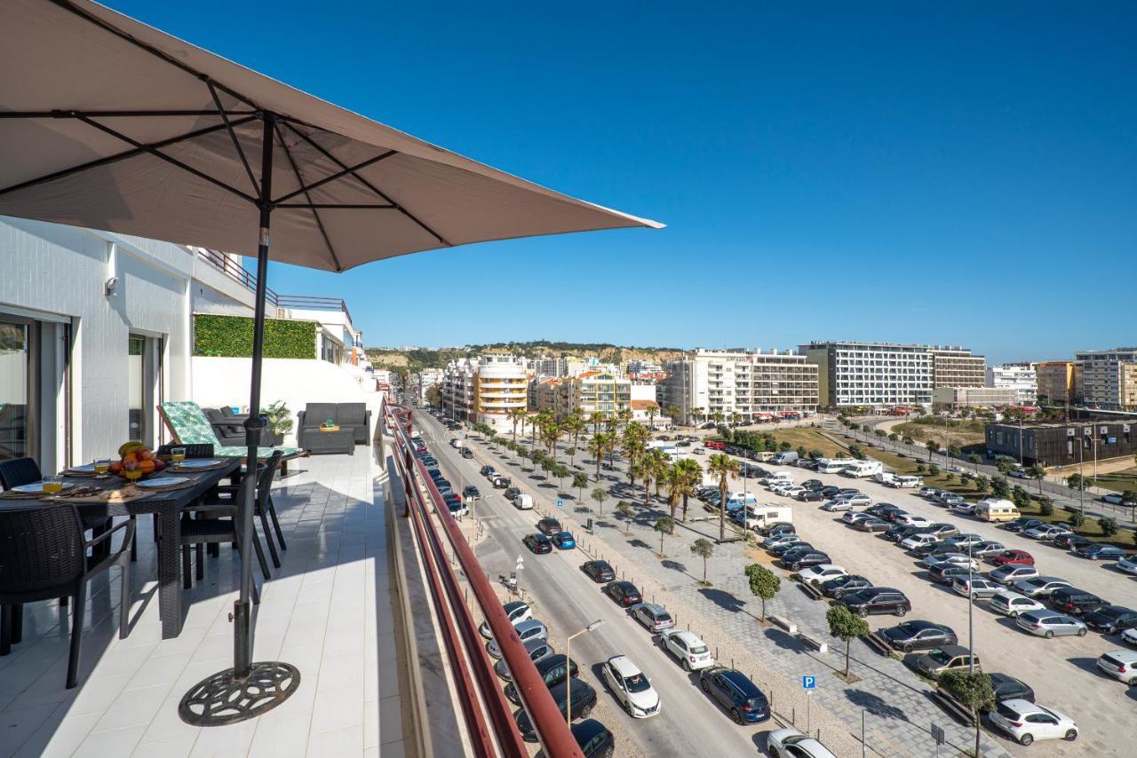 Costa Beach Apartment By The Portuguese Butler Costa da Caparica Exterior photo